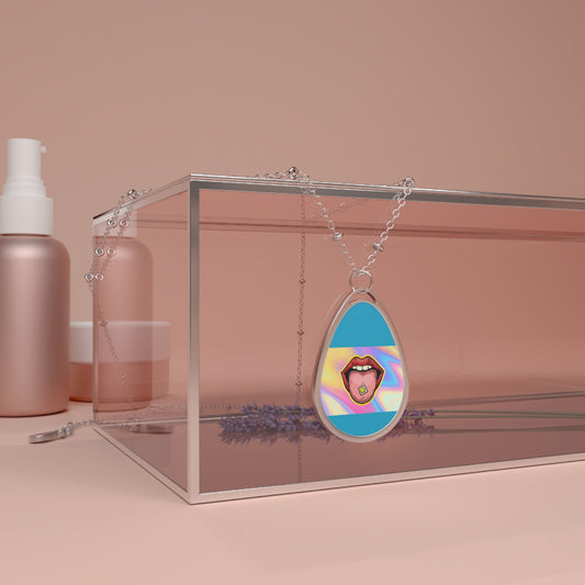 Holographic Lip Oval Necklace - Statement Smycken för trendsättare