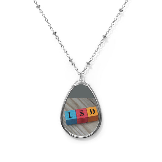 Retro LSD ovalt halsband – Unikt hänge för uttrycksfull stil