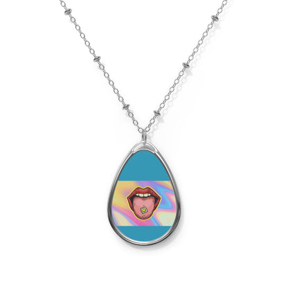 Holographic Lip Oval Necklace - Statement Smycken för trendsättare