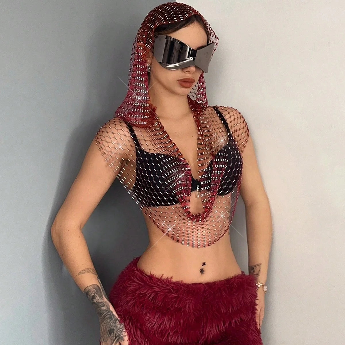 Sexig djup v-hals rygglös kamisole för kvinnor glänsande strass ihålig genomskinlig Fishnet Hooded linne Rave Festival